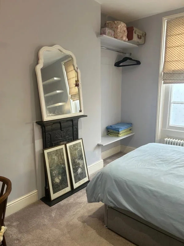 Room West Grove in Greater London