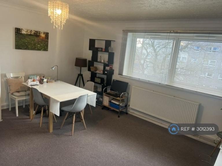 Room Argie Avenue in Leeds