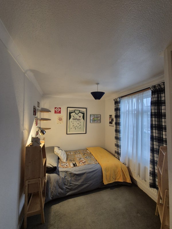 Room Wood Close in Windsor