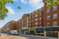 Flat Fulham Road in Greater London