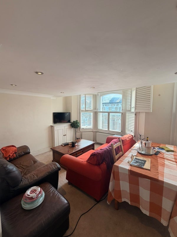Room Ballater Road in Greater London