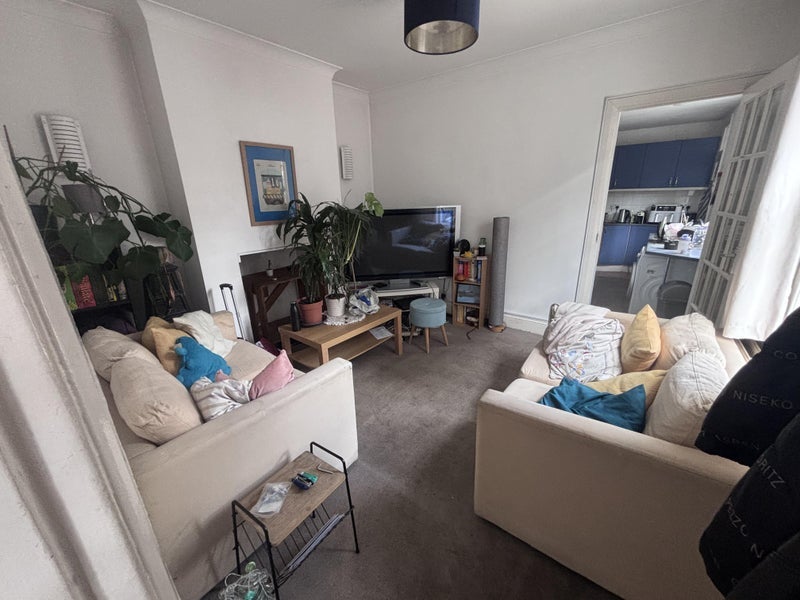 Room Idmiston Road in Greater London