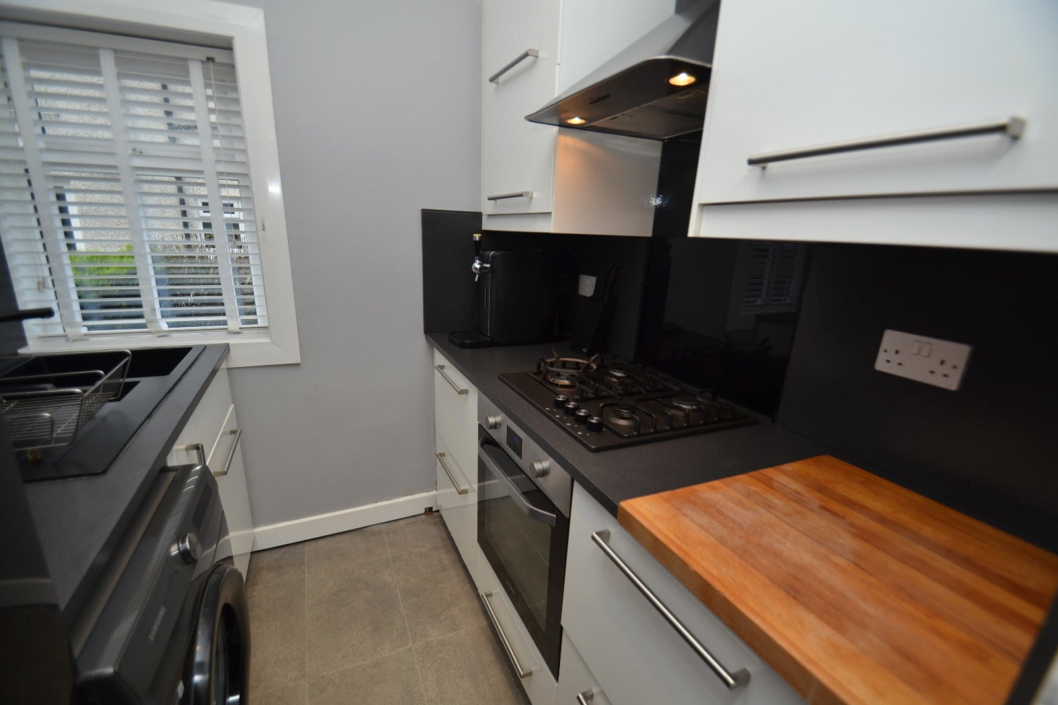 Flat Mosspark Drive in Glasgow