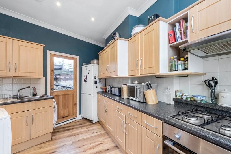 Room Bellenden Road in Greater London