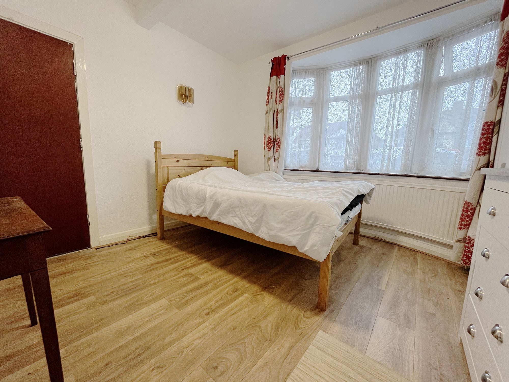 Room Kingsley Road in London