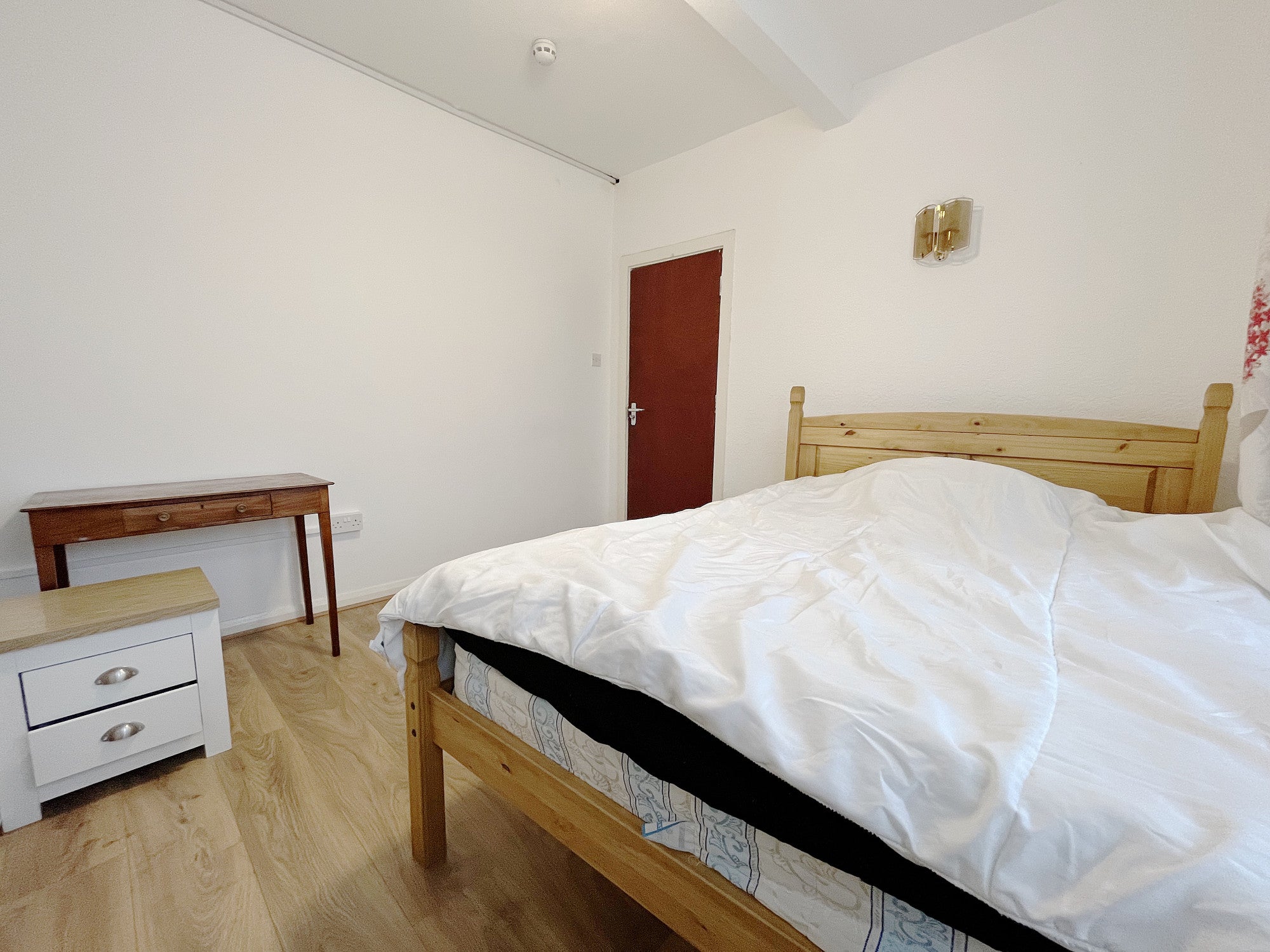 Room Kingsley Road in London