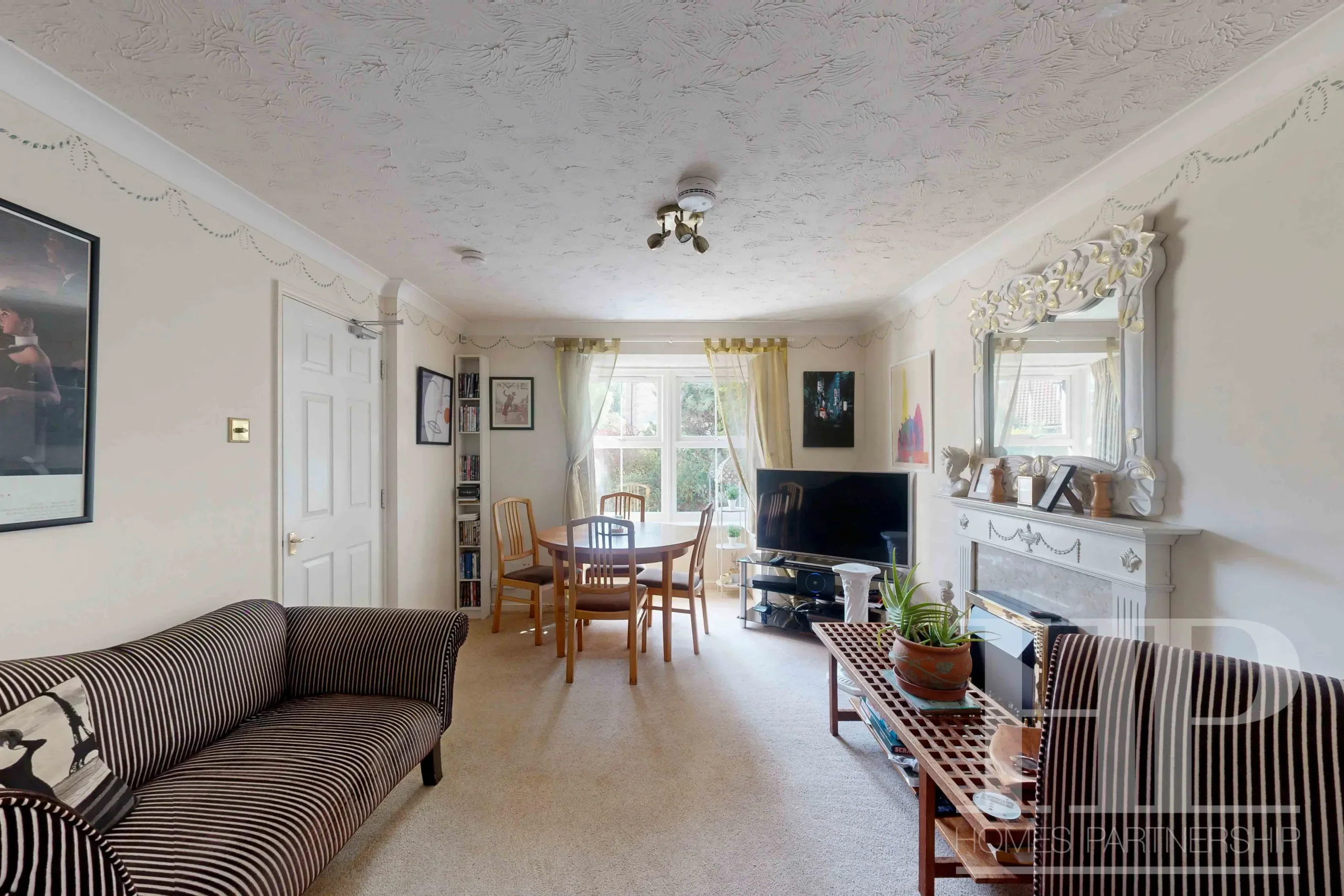 Flat Franklin Road in Crawley