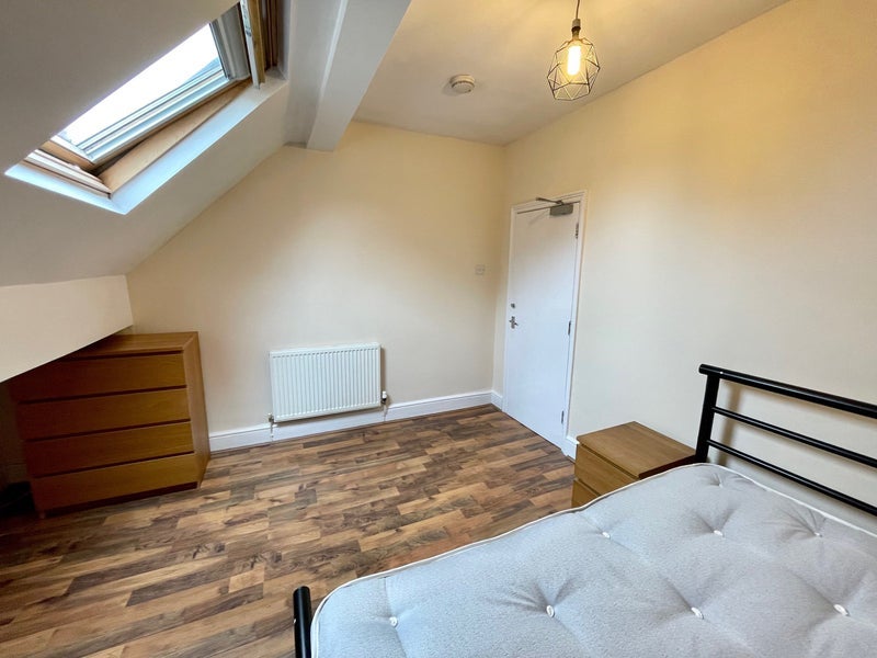 Room Aigburth Road in Liverpool