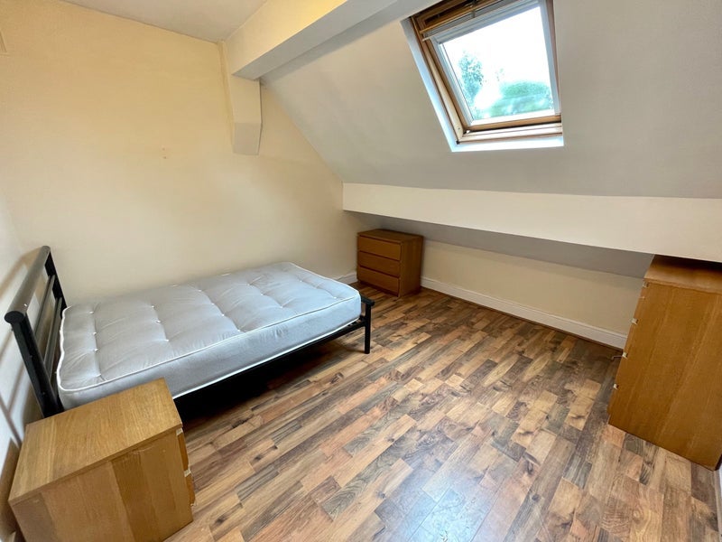 Room Aigburth Road in Liverpool