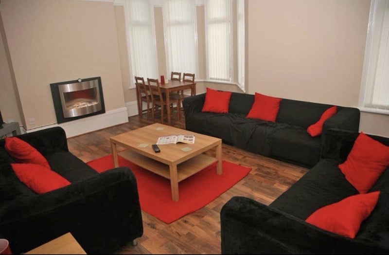 Room Aigburth Road in Liverpool