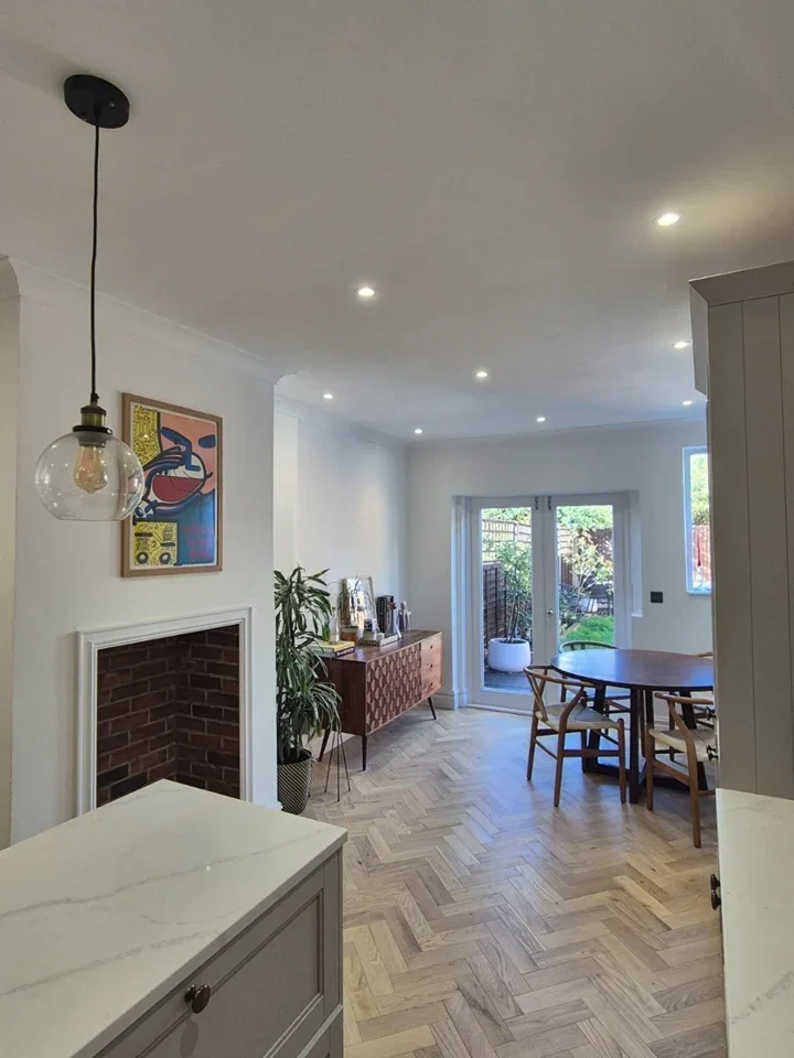 Flat Nightingale Lane in Greater London