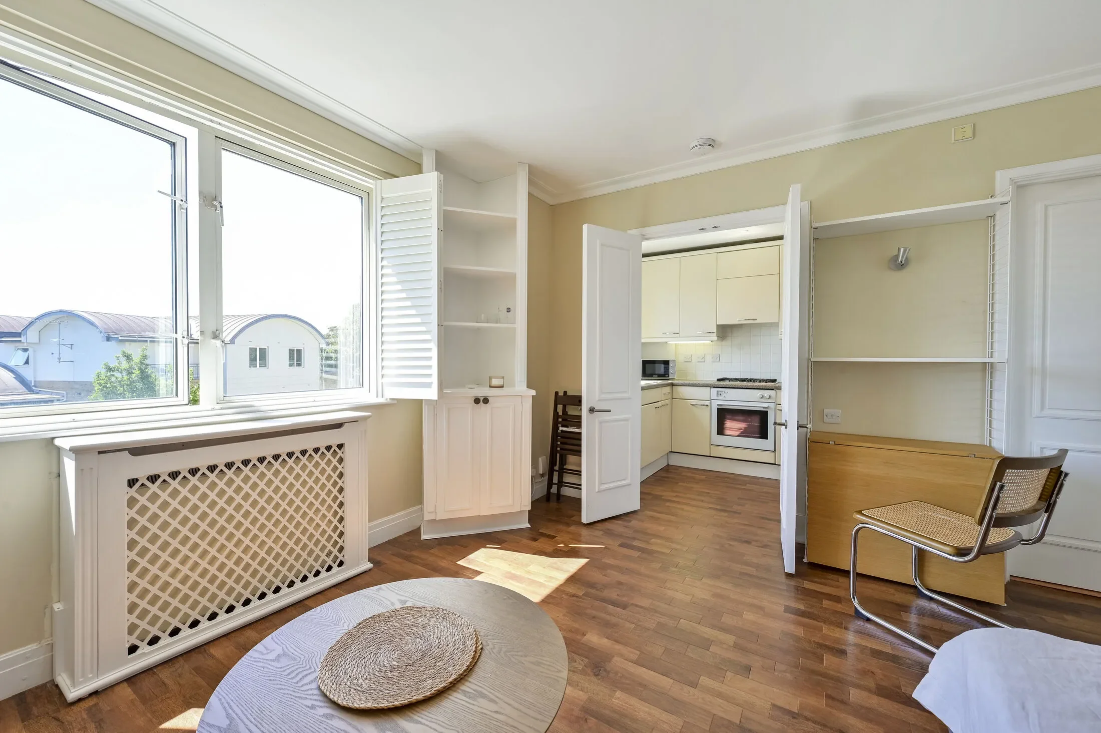 Flat Point Pleasant in Greater London