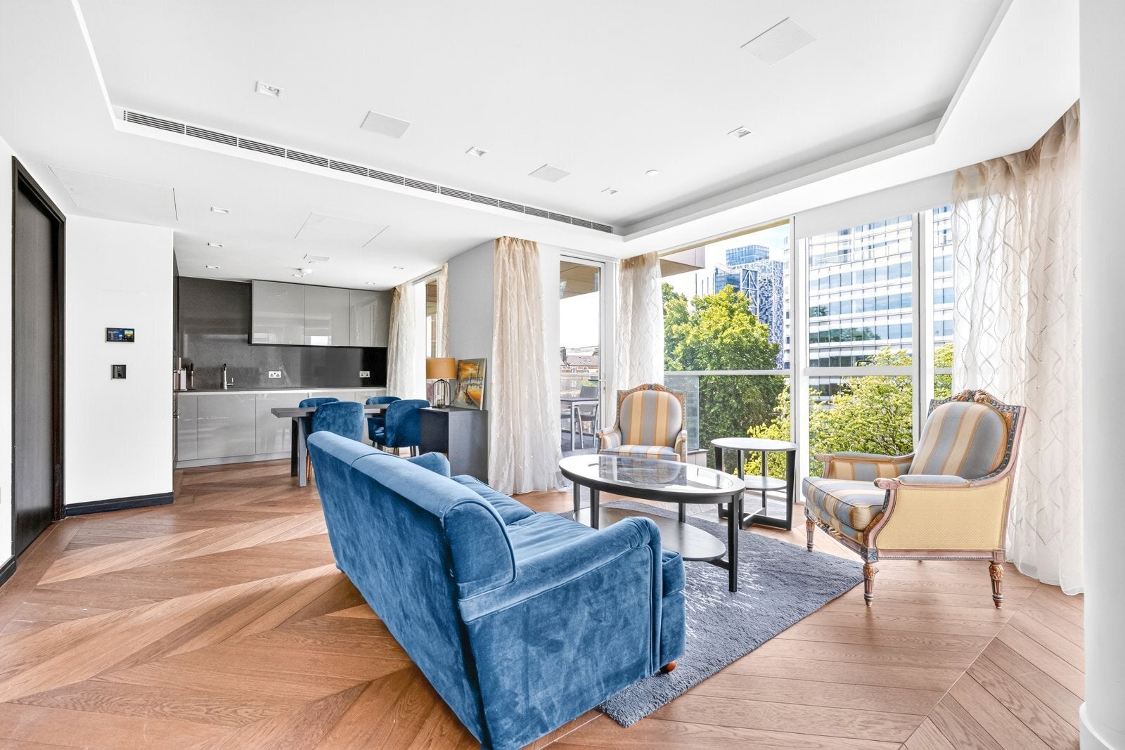 Flat Potters Fields in Greater London