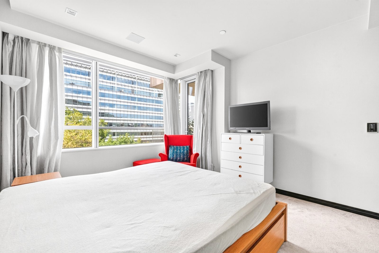 Flat Potters Fields in Greater London