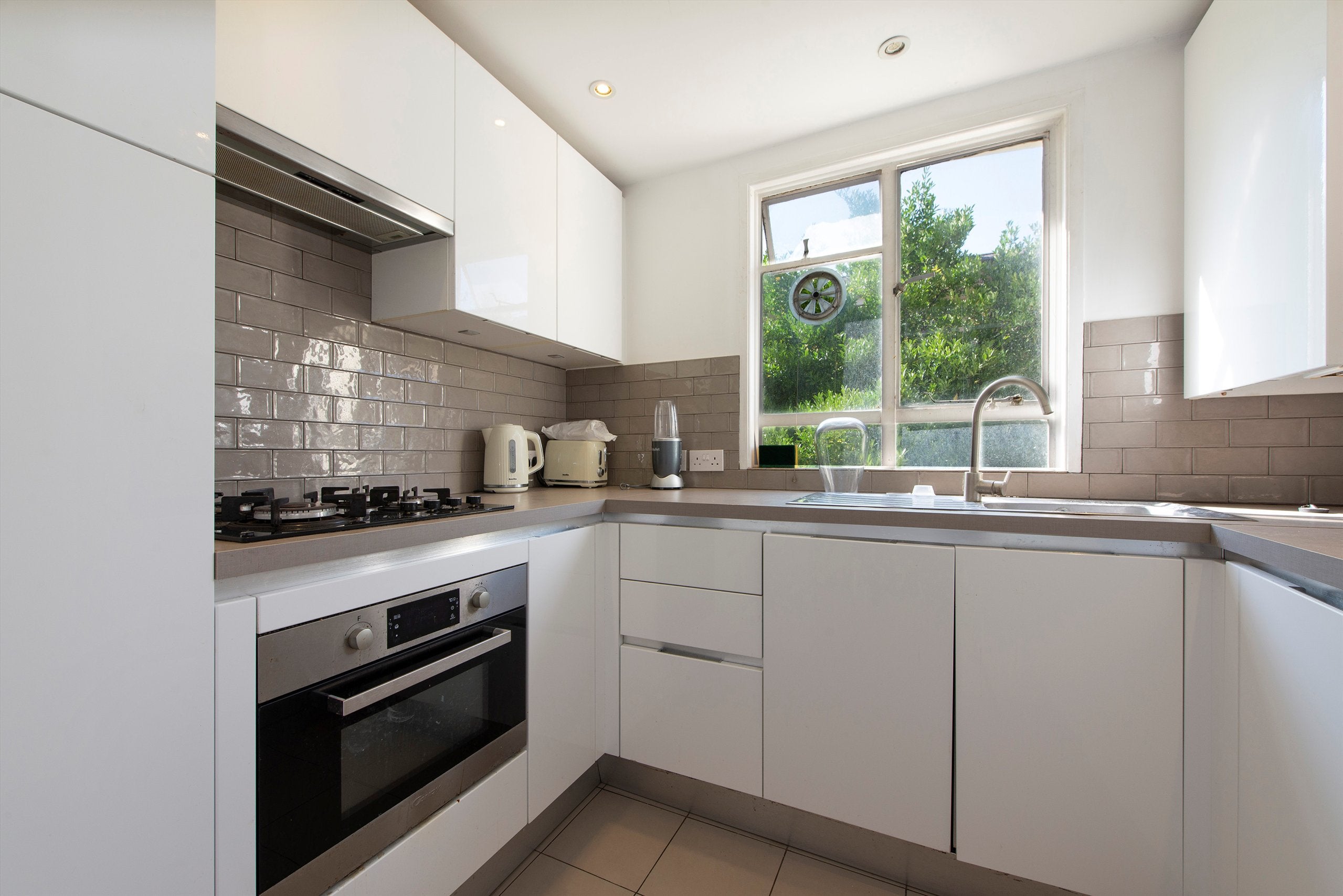 Flat Warwick Avenue in City of Westminster
