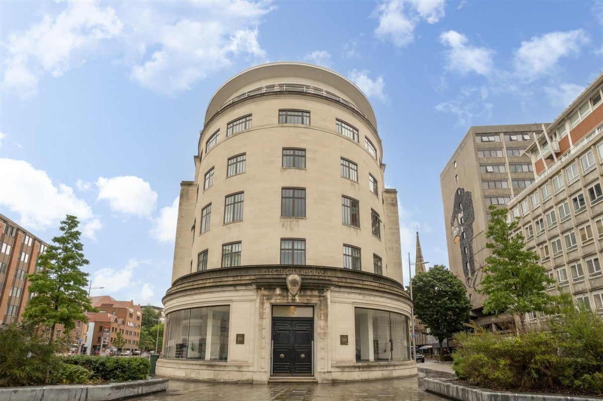 Flat Colston Avenue in Bristol