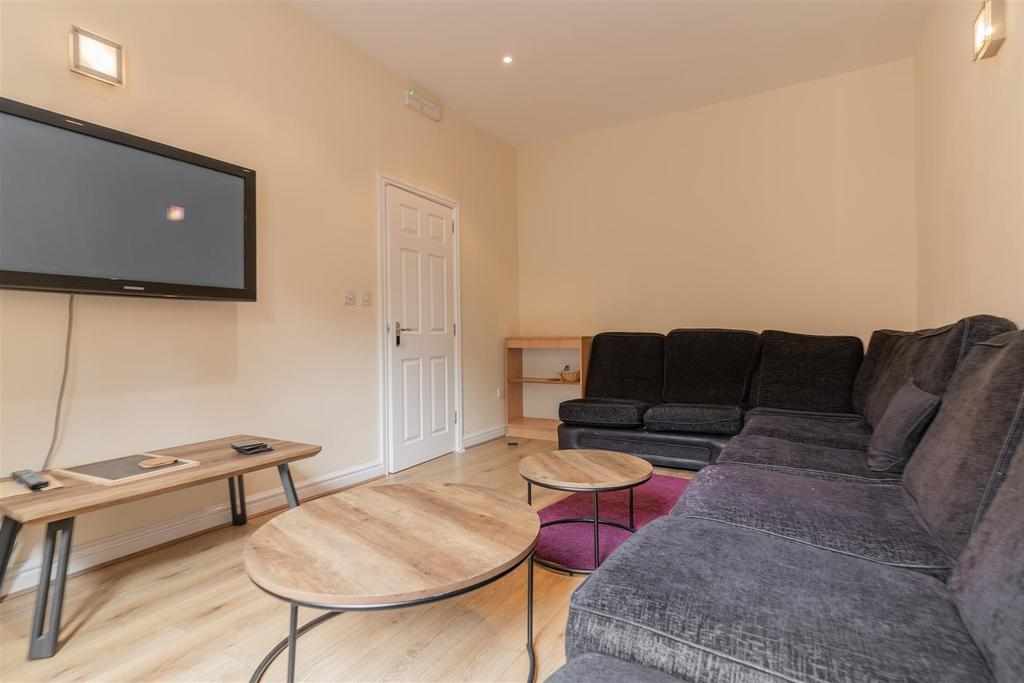 Flat Heeley Road in Birmingham