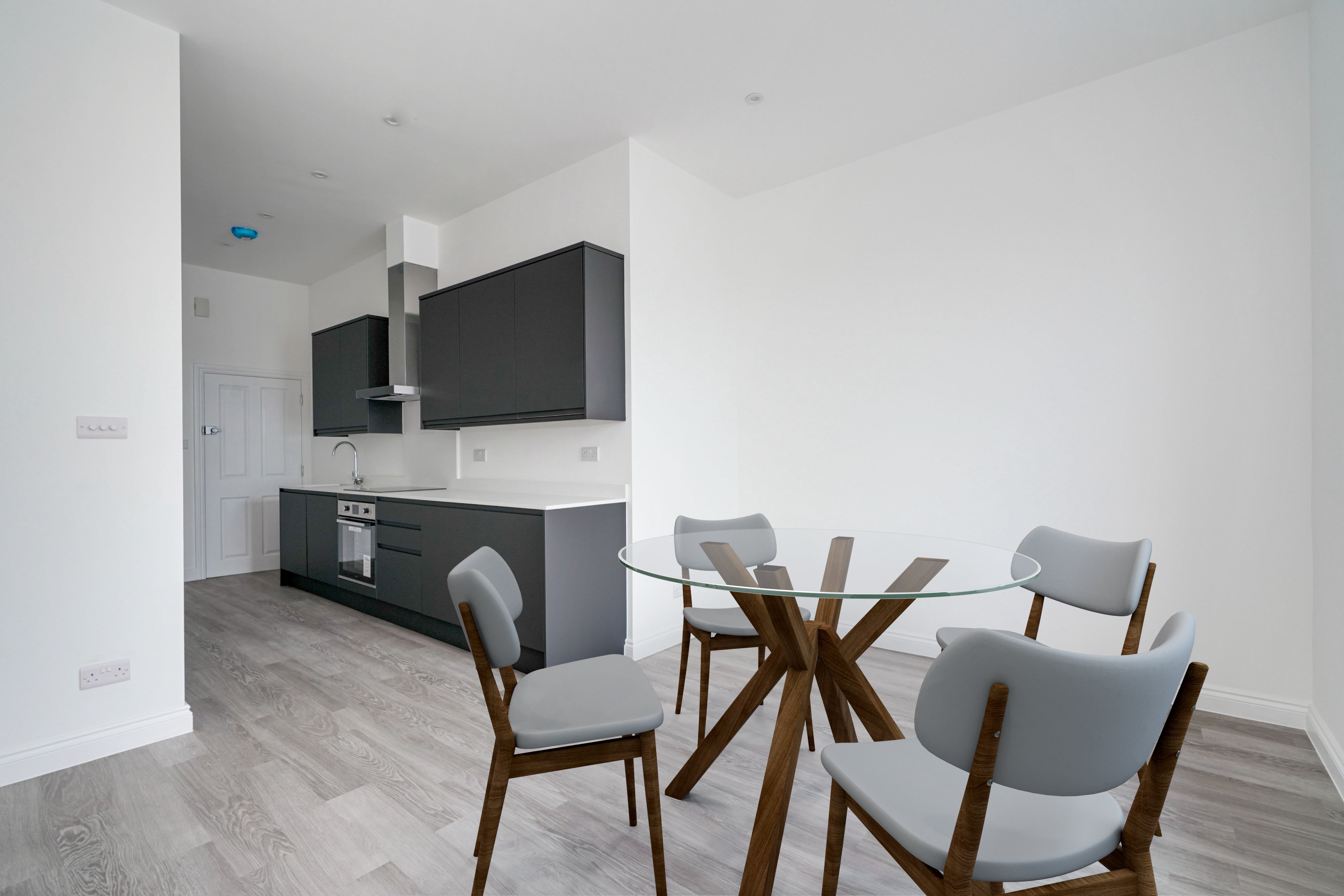 Flat Walton Road in Elmbridge