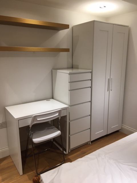 Room Renness Road in Greater London