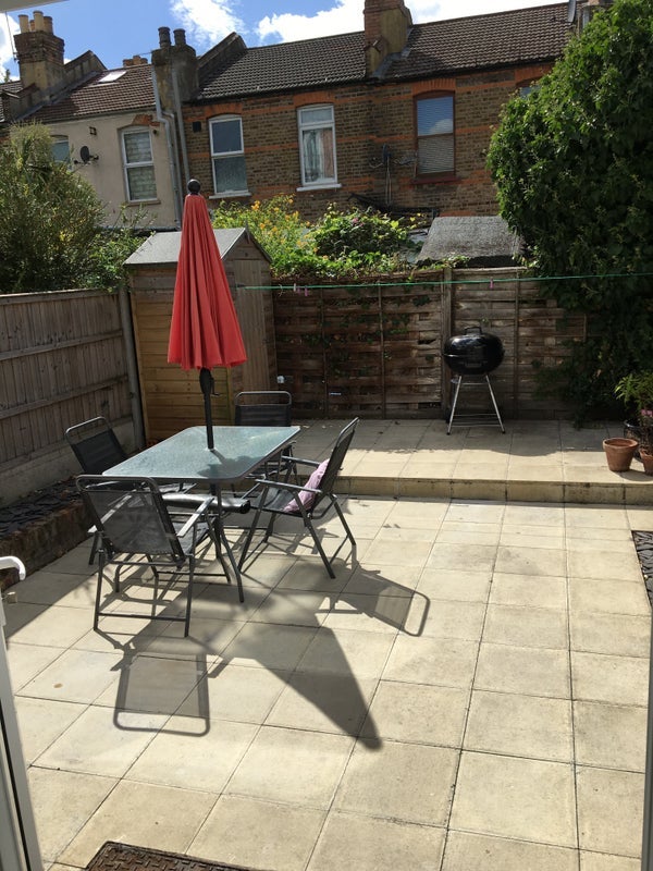 Room Renness Road in Greater London