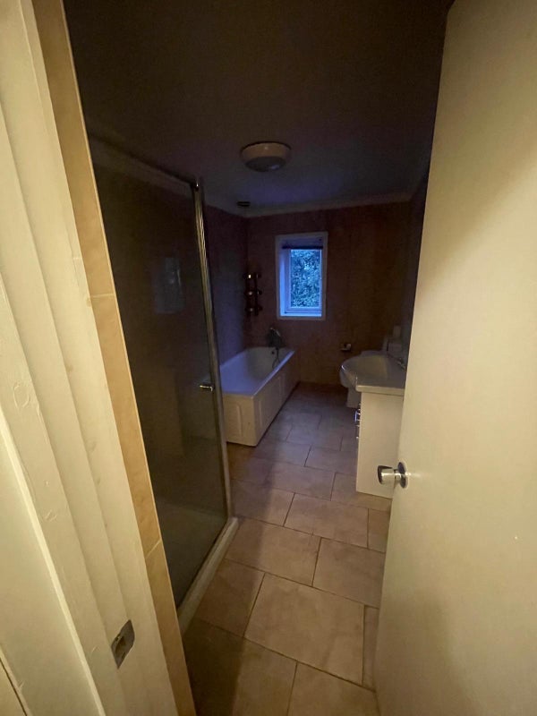 Room Somerset Road in Greater London