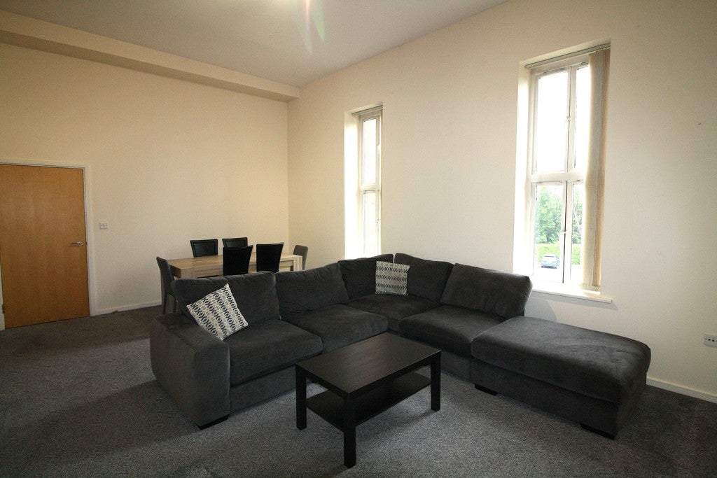Flat Kingswood Close in Sheffield