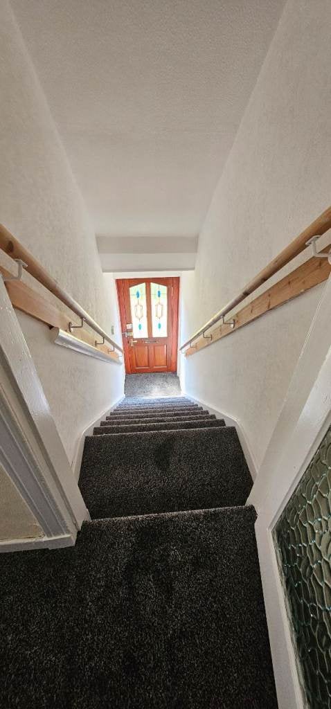 Flat Montford Avenue in Glasgow