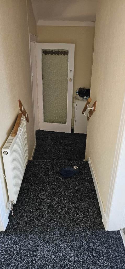 Flat Montford Avenue in Glasgow