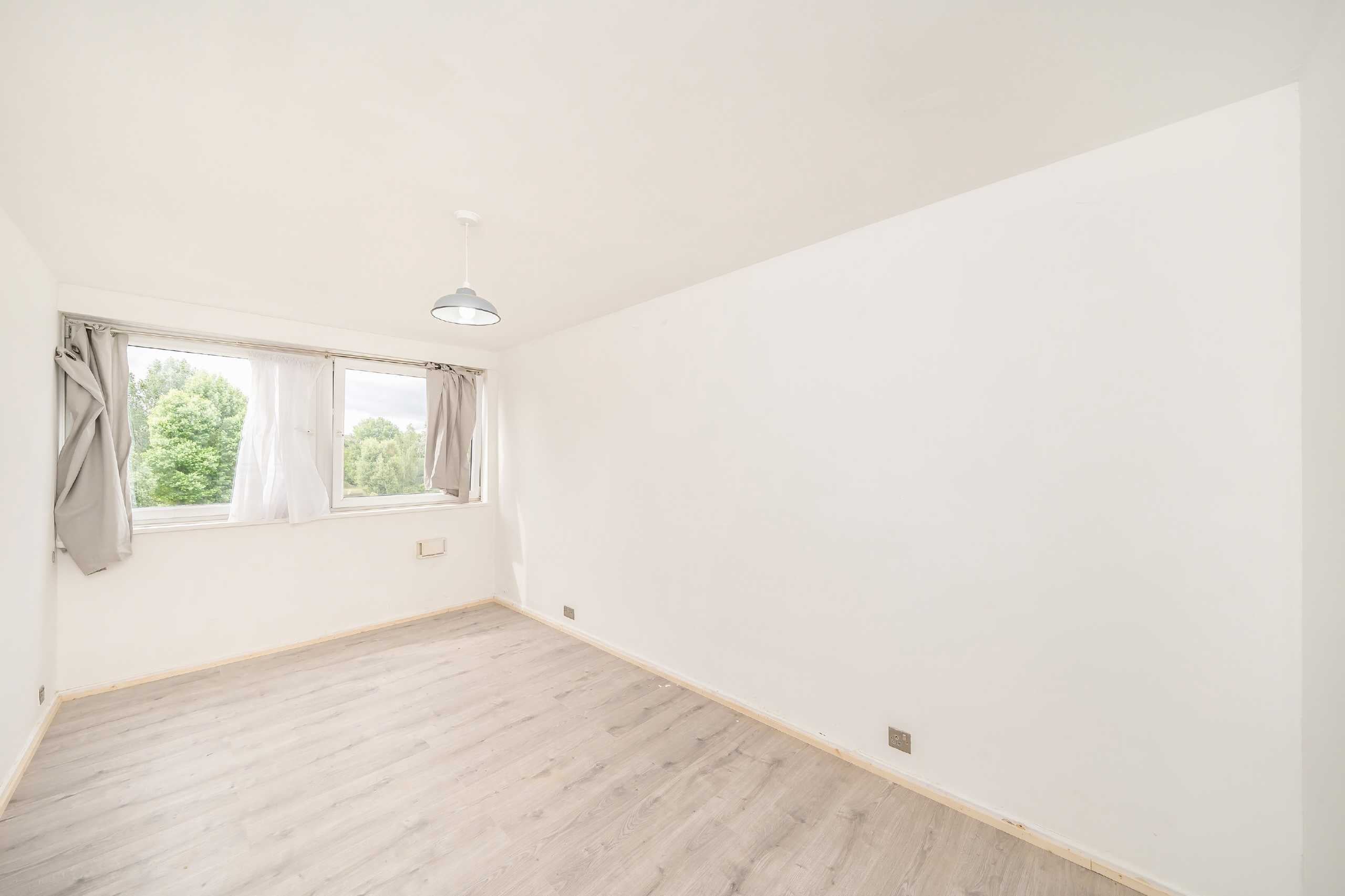 Flat Justin Close in Greater London