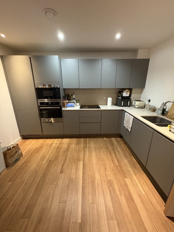 Room Naomi Street in Greater London
