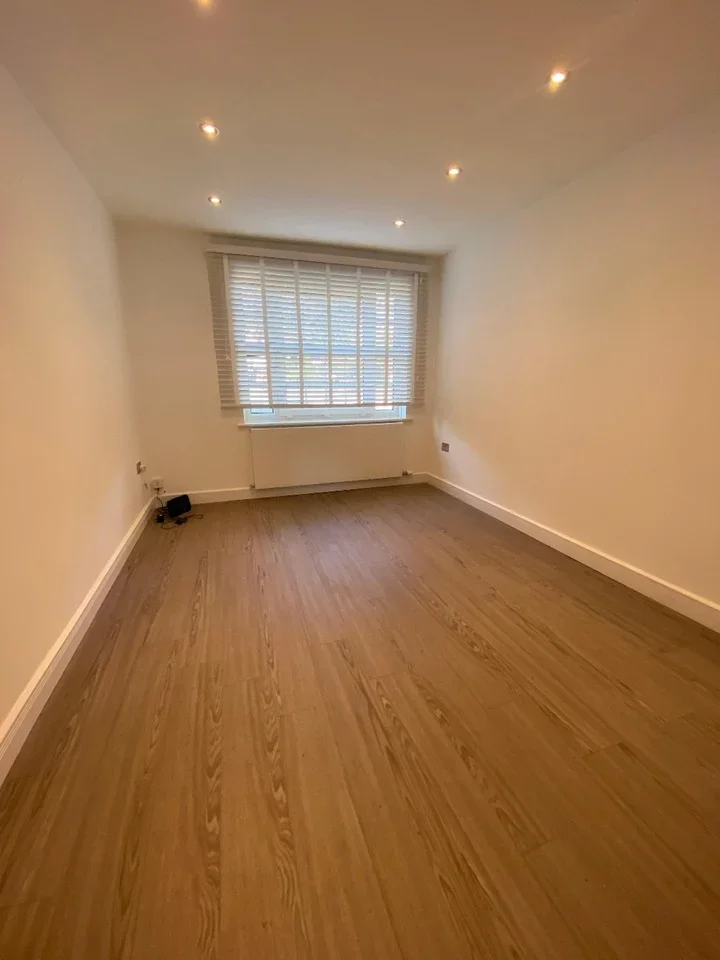 Flat Bourne Way in Epsom and Ewell
