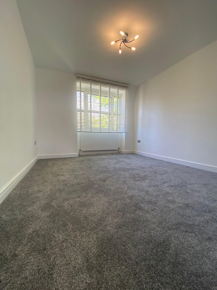 Flat Bourne Way in Epsom and Ewell
