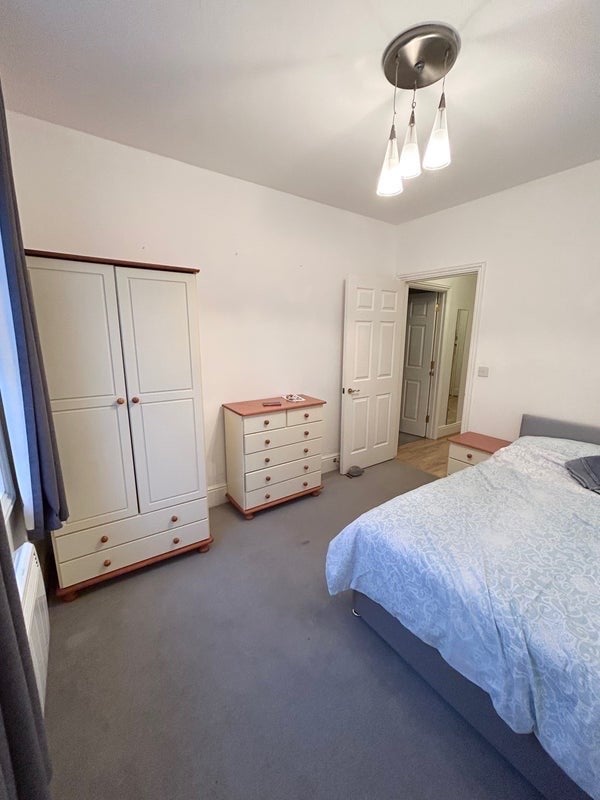 Room Middleton Road in Greater London