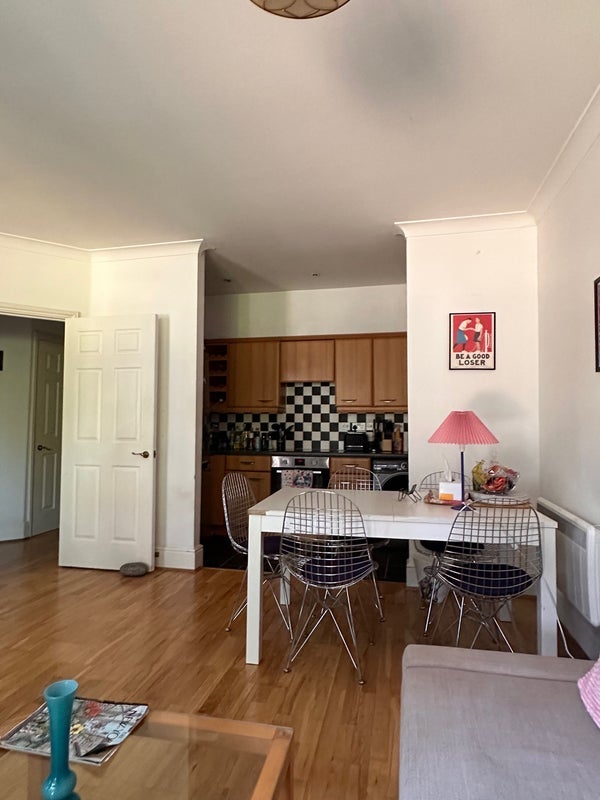 Room Middleton Road in Greater London