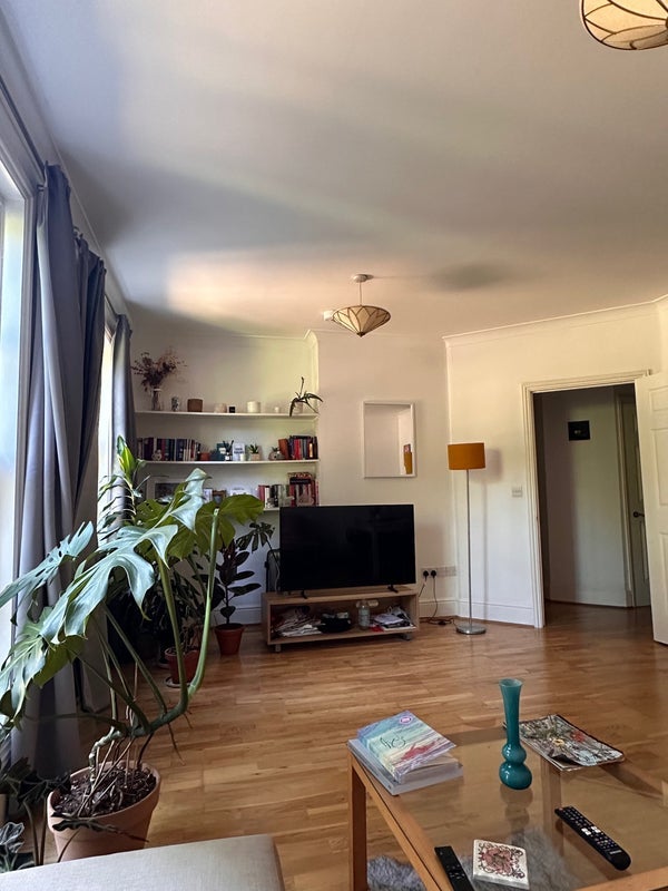 Room Middleton Road in Greater London