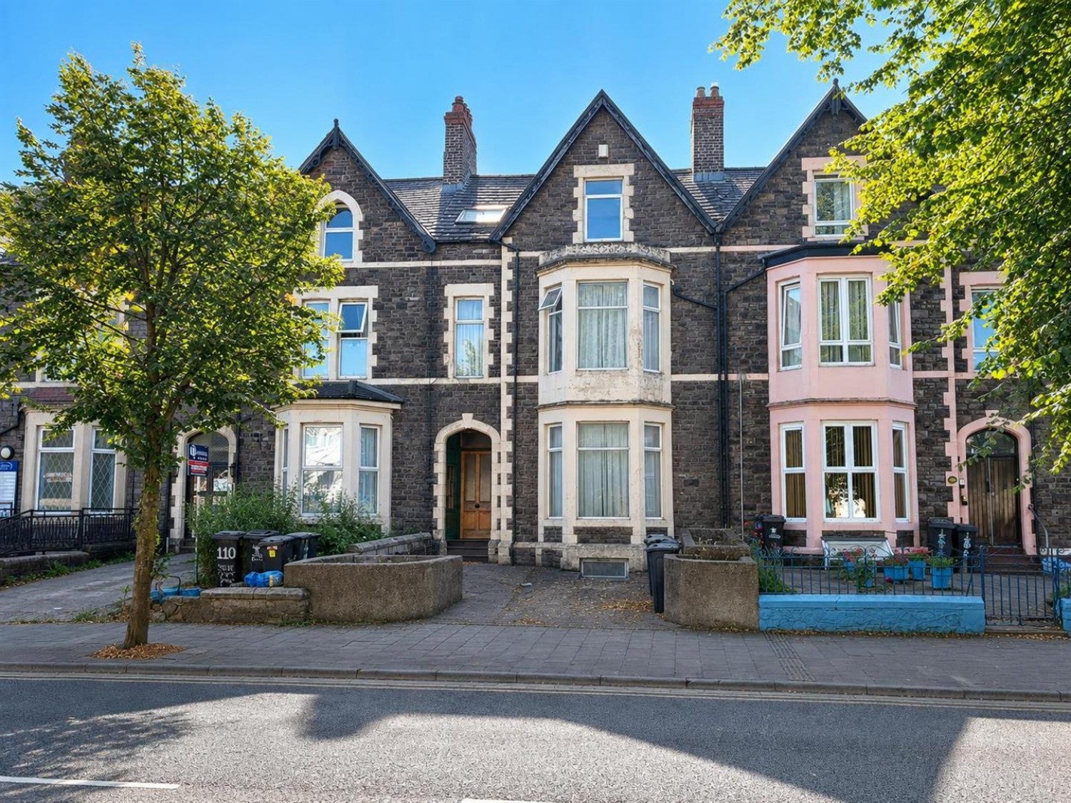 Flat Newport Road in Cardiff