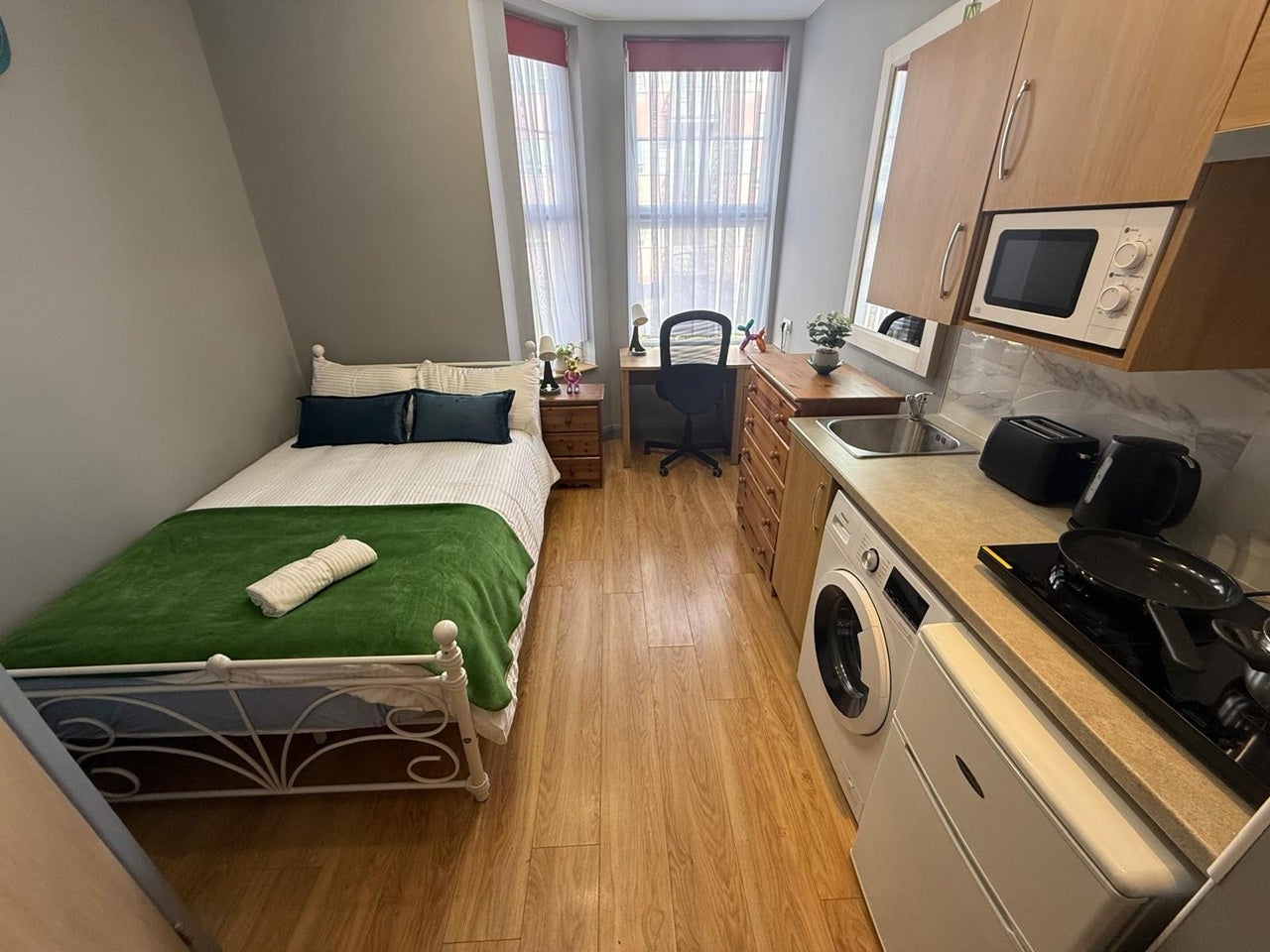 Room Queens Road in Coventry