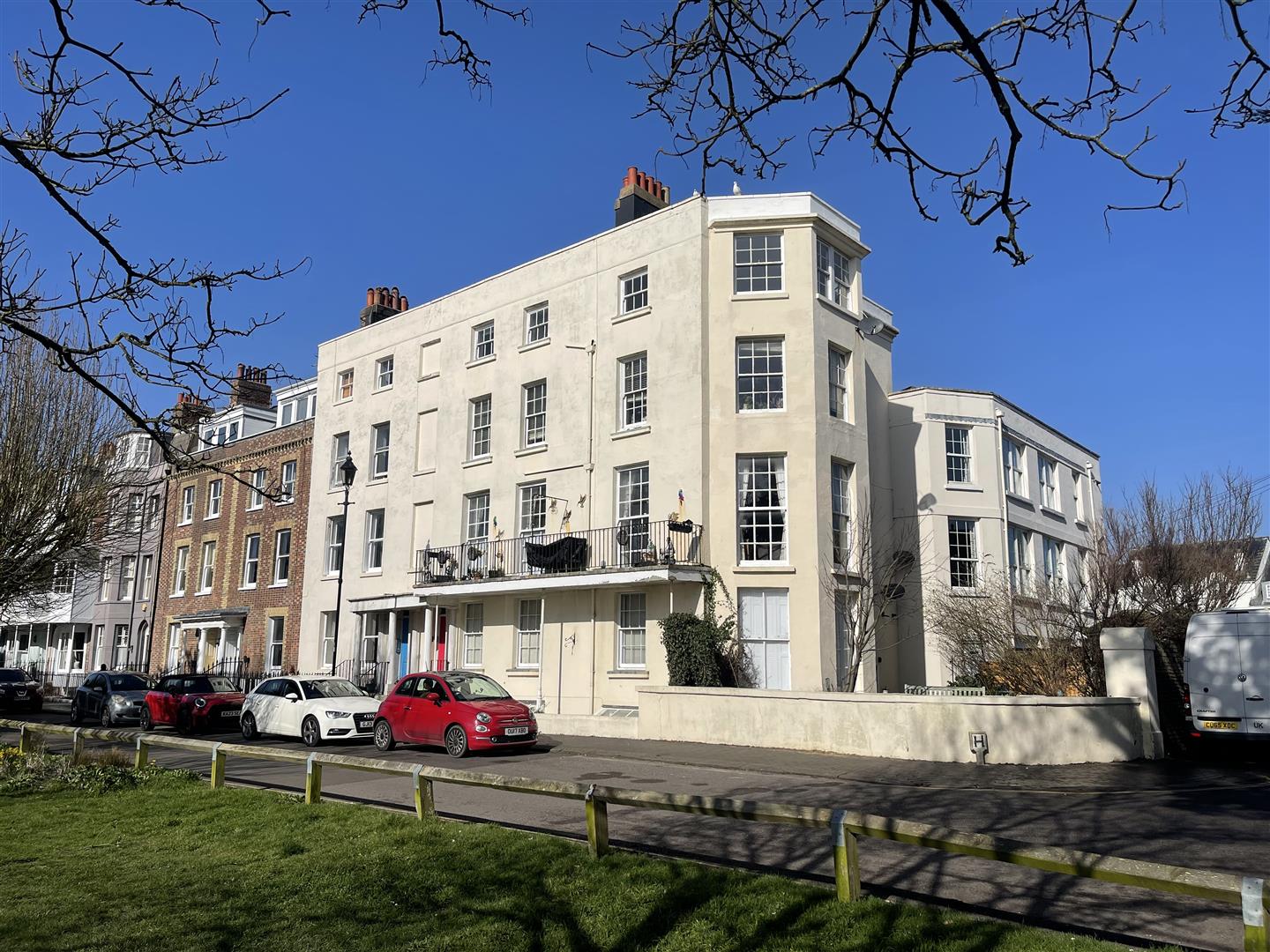 Flat South Terrace in Arun
