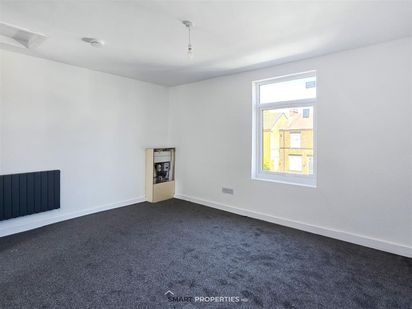 Flat Wigan Road in Ashton-in-Makerfield