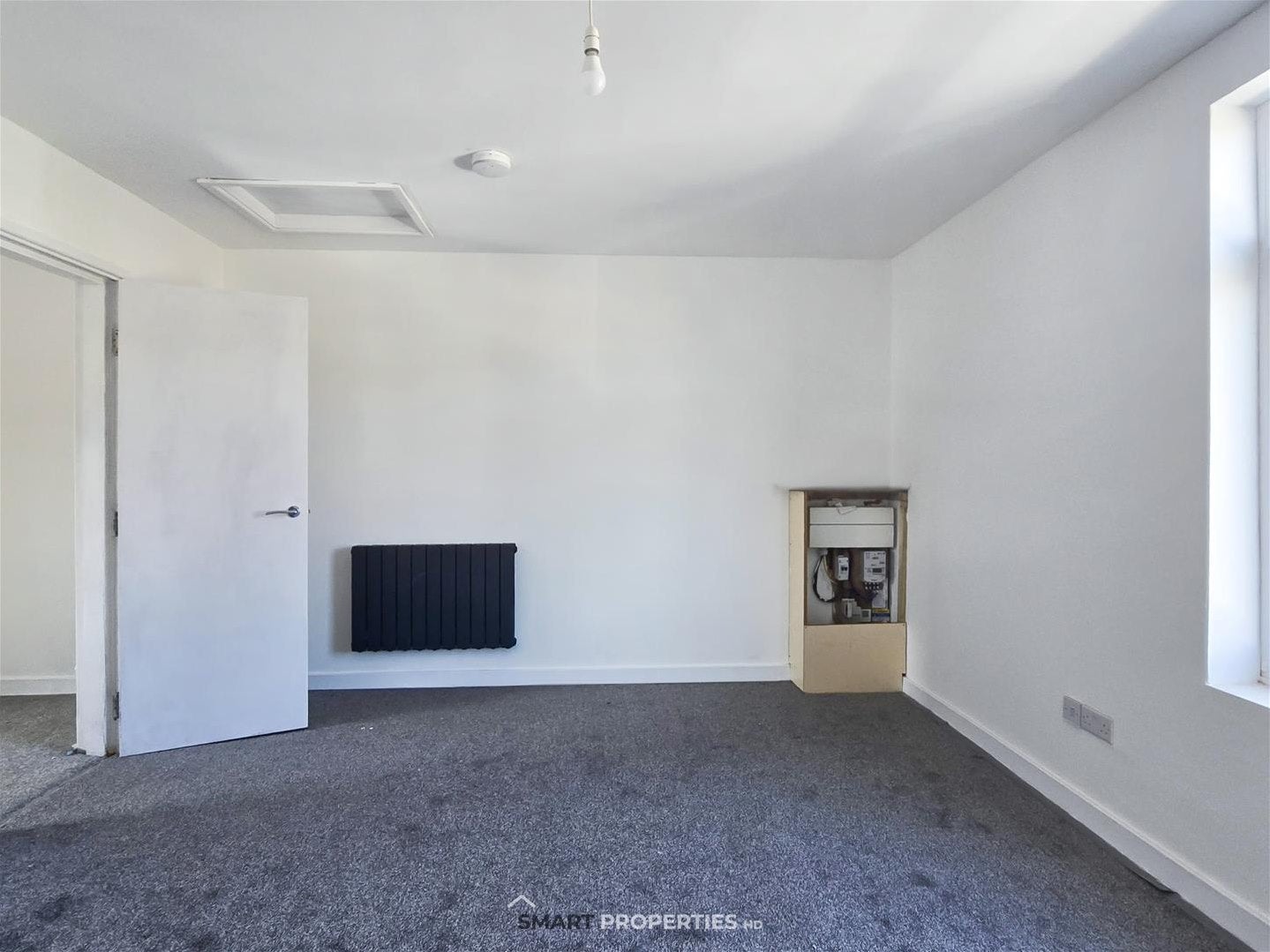 Flat Wigan Road in Ashton-in-Makerfield