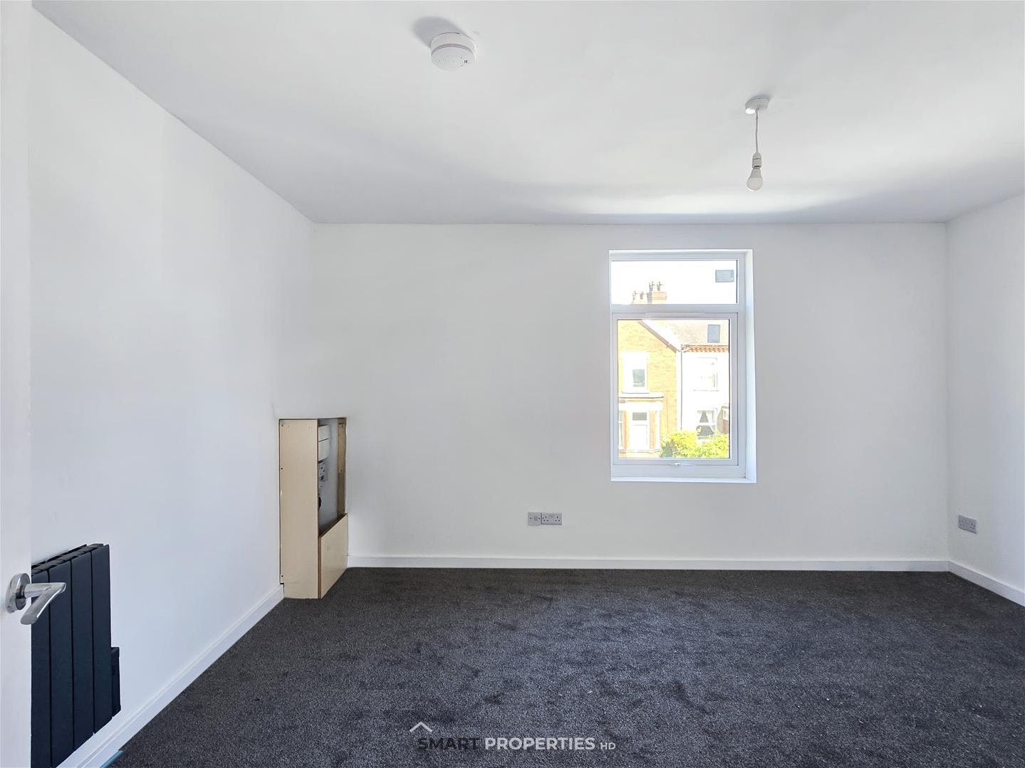Flat Wigan Road in Ashton-in-Makerfield