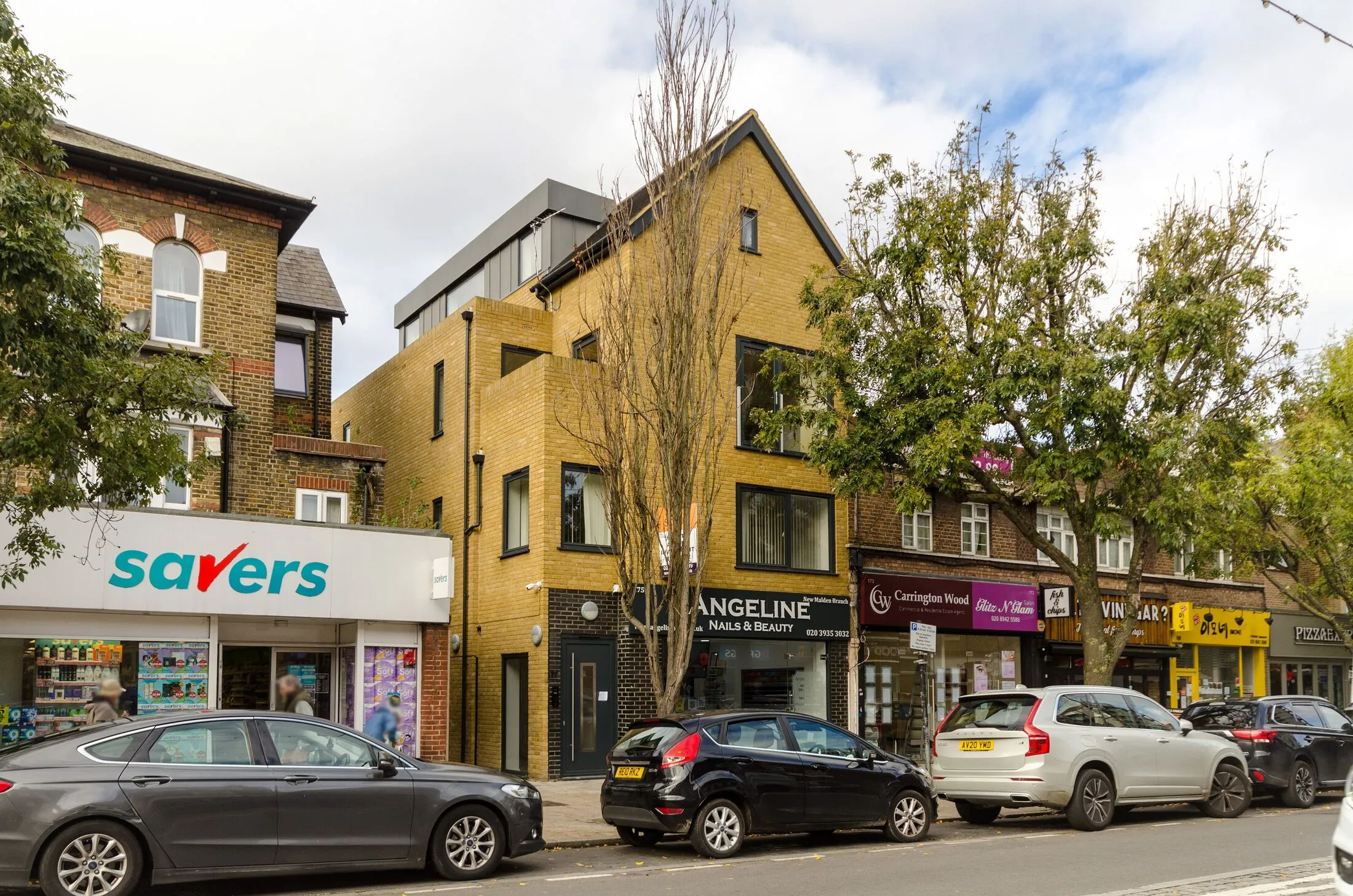 Flat High Street in Greater London