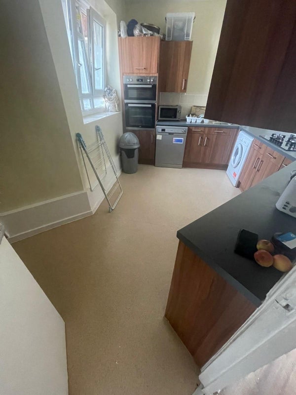Room Hemans Street in Greater London