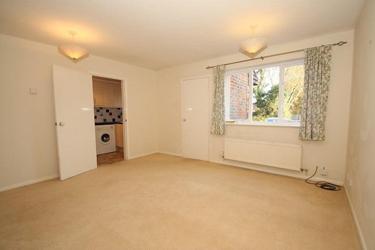 House Angelica Road in Surrey Heath