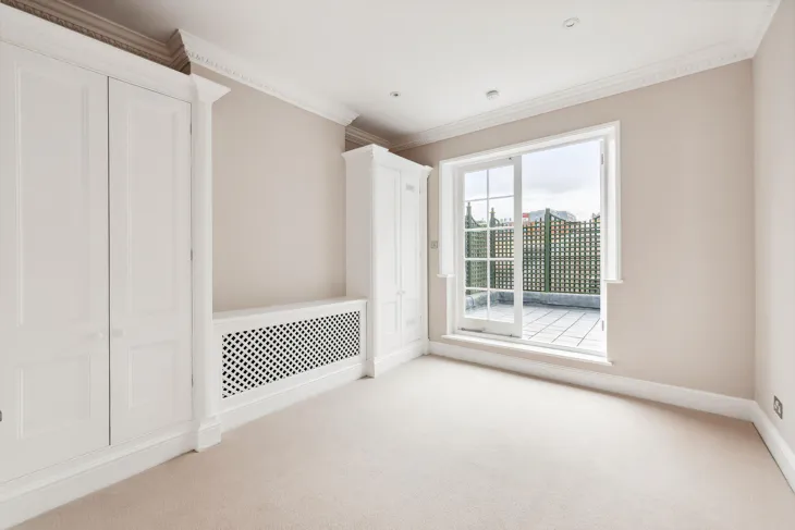 Flat Queen's Gate Place in Greater London