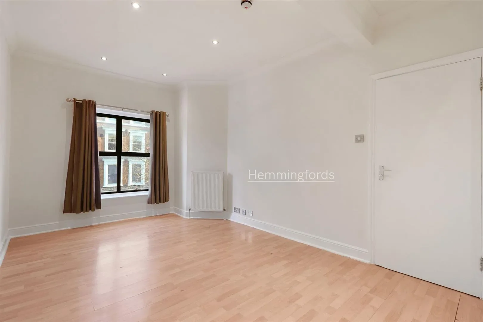 Flat Fonthill Road in Greater London