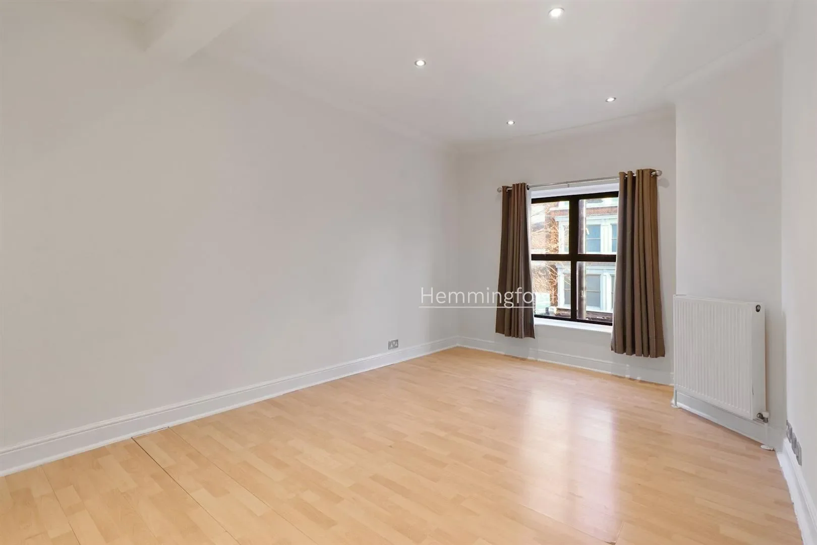 Flat Fonthill Road in Greater London