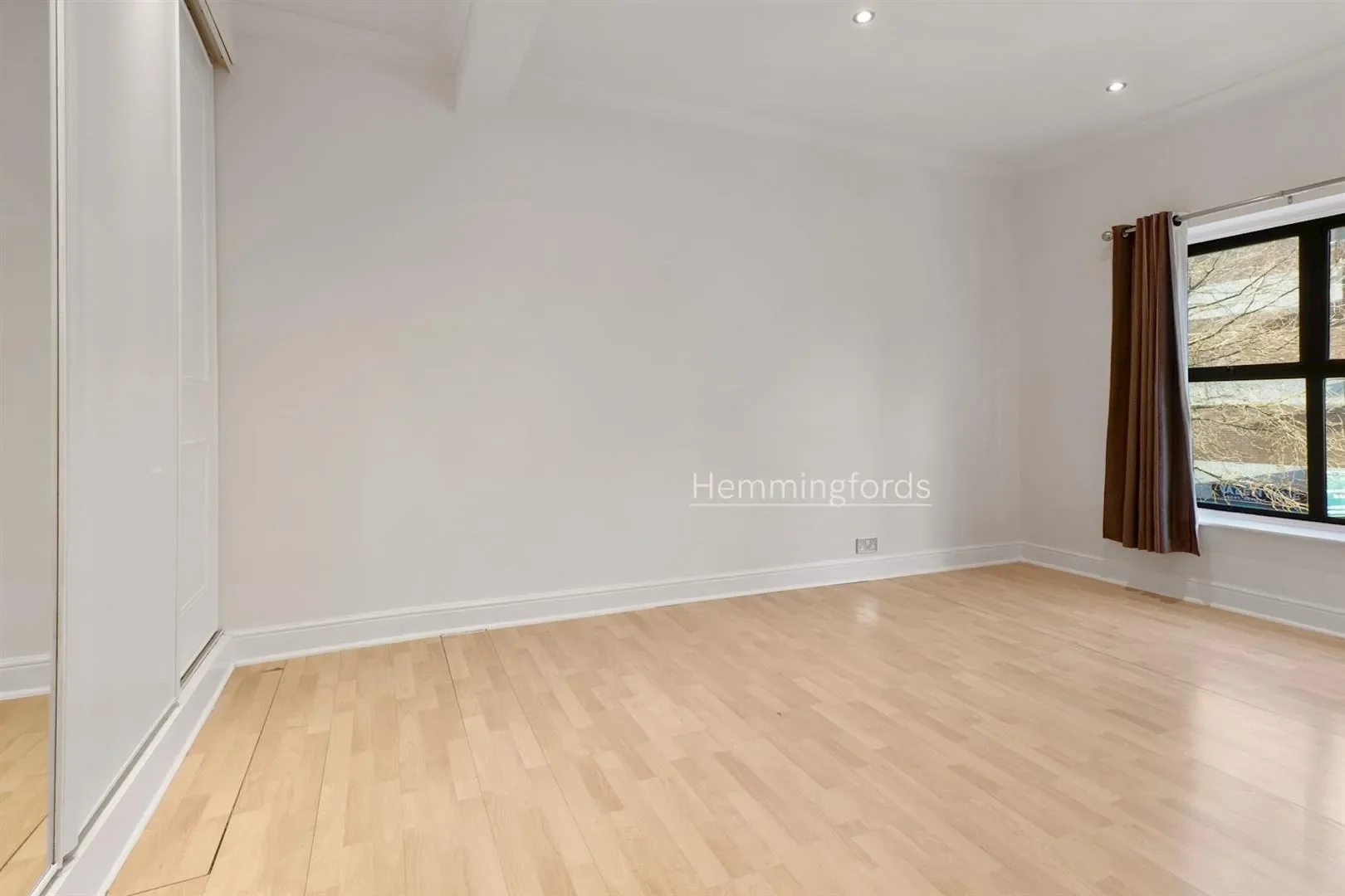 Flat Fonthill Road in Greater London