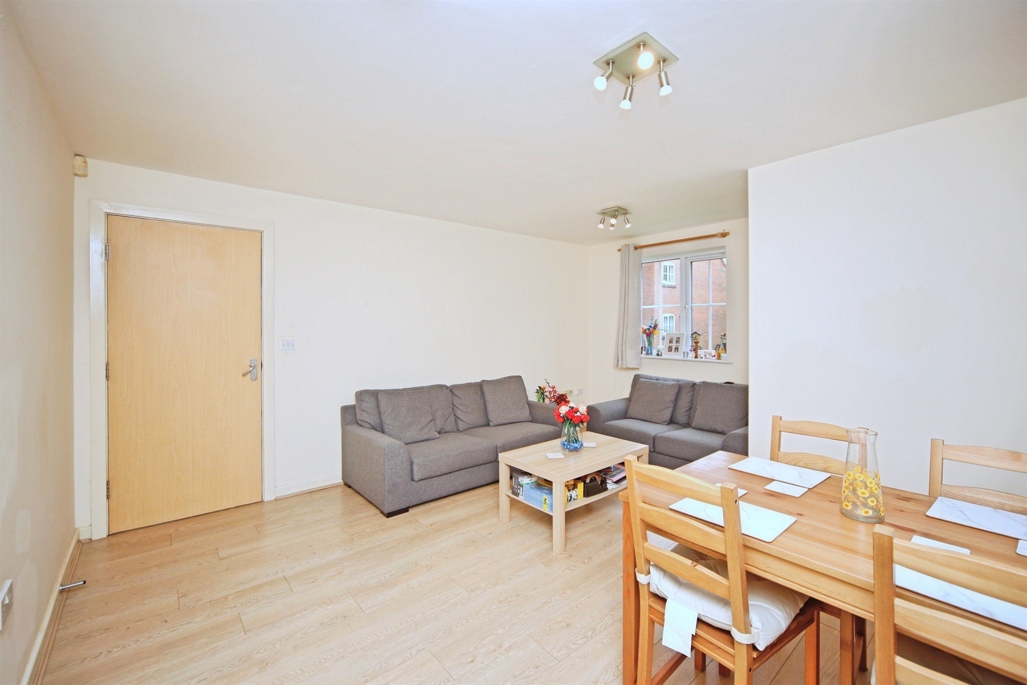 Flat Brookfield Court in Stratford-on-Avon