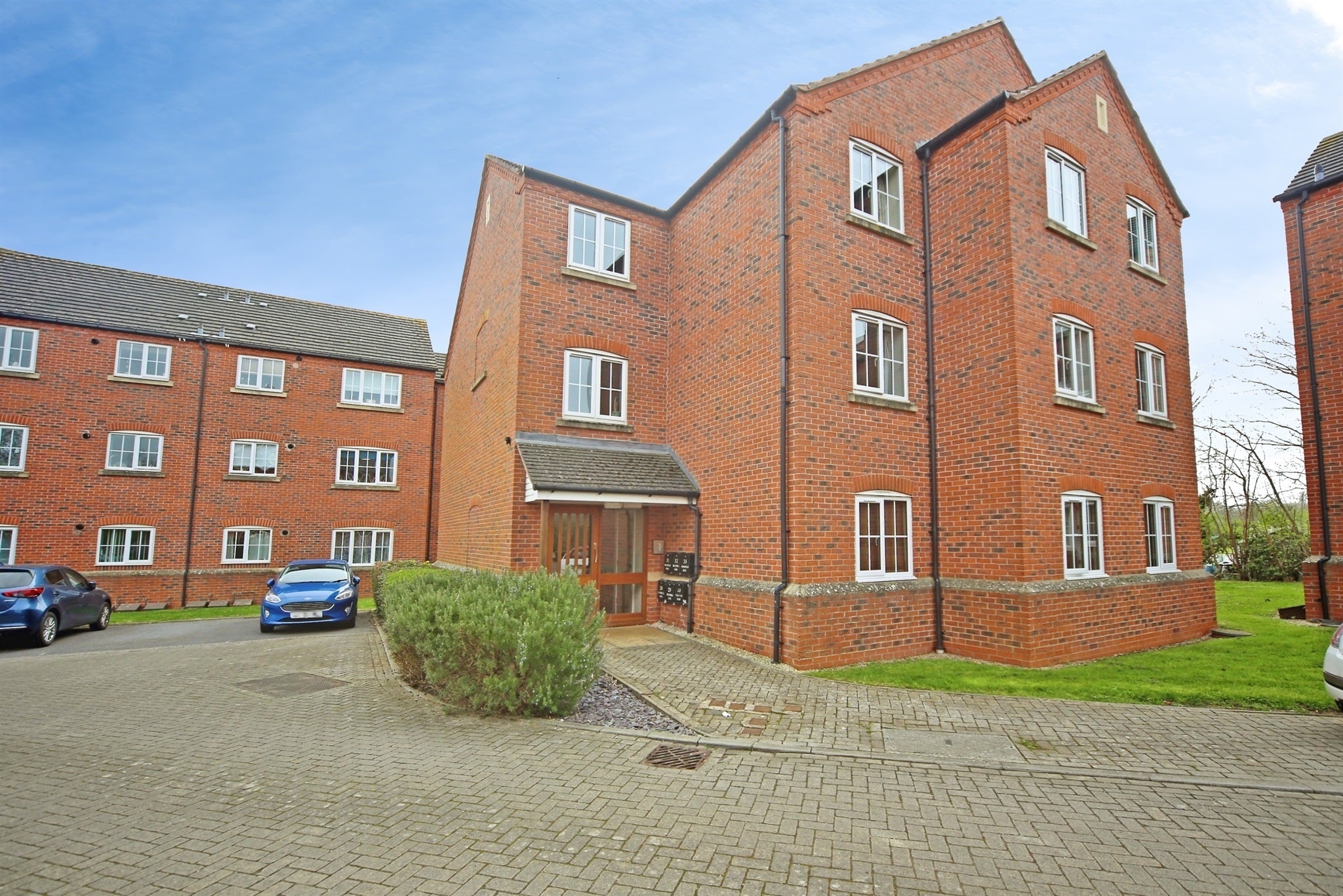 Flat Brookfield Court in Stratford-on-Avon